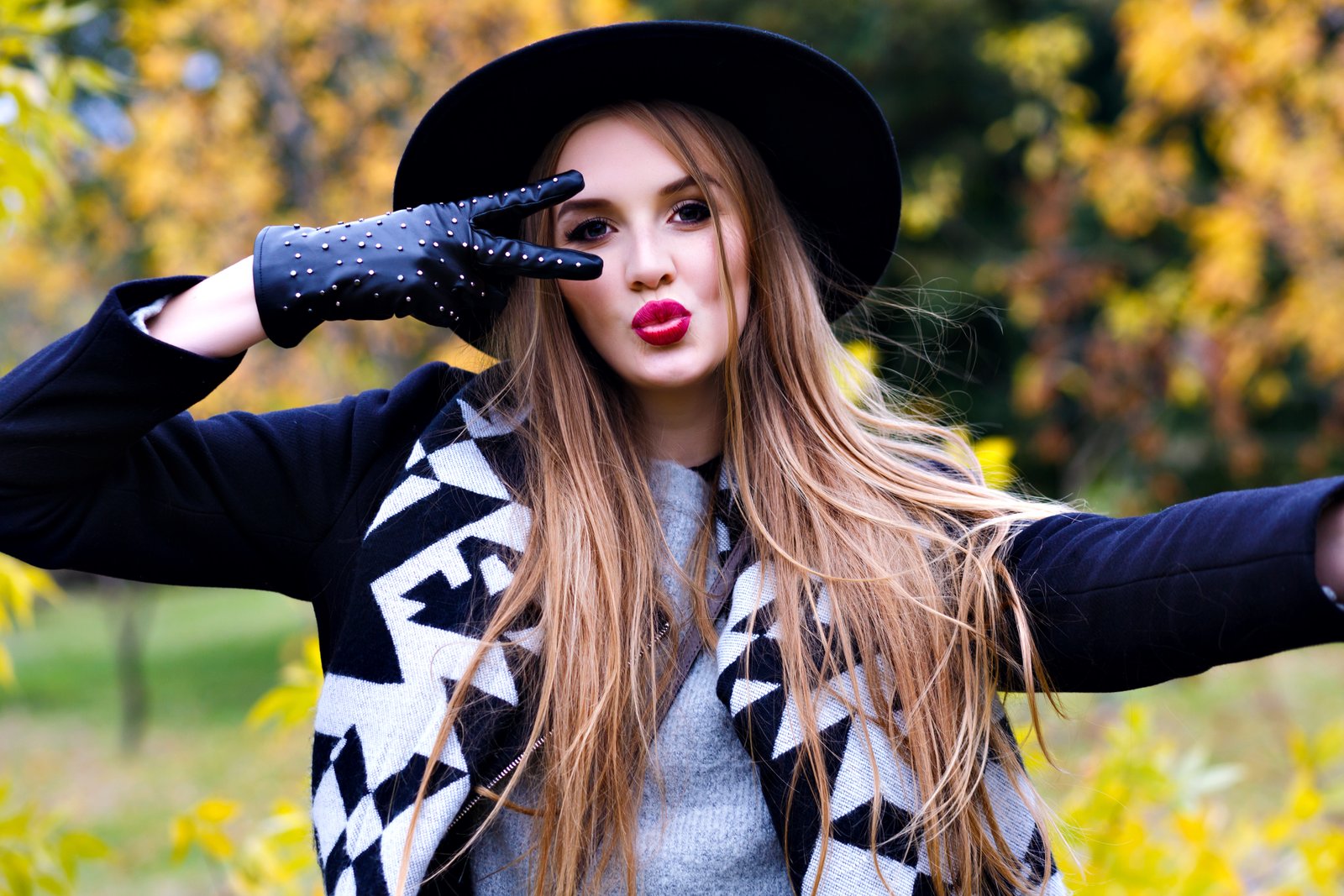 close-up-portrait-magnificent-lady-black-hat-fooling-around-autumn-photo-shoot-funny-young-lady-elegant-gloves-spending-time-park-september-day